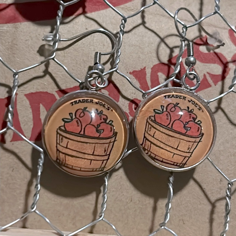 Trader Joe’s earrings 20mm wooden basket of apples